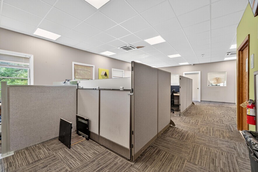 More Photos Of 11 Abrams Rd, Central Valley Office For Sale