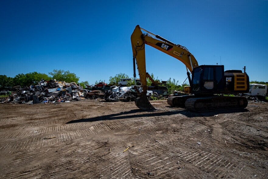 More Photos Of 7913 Highway 183 S, Austin Manufacturing For Sale