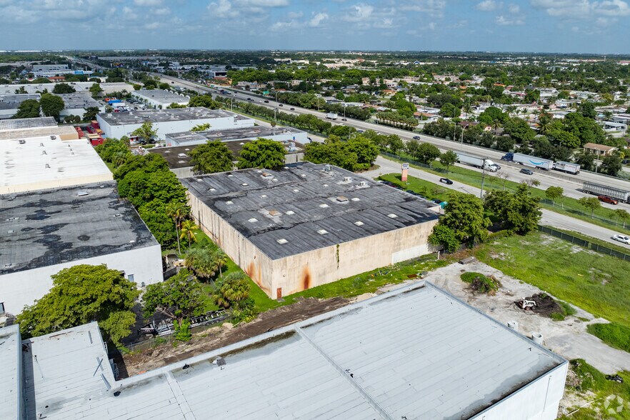 More Photos Of 5240-5260 NW 167th St, Hialeah Warehouse For Lease