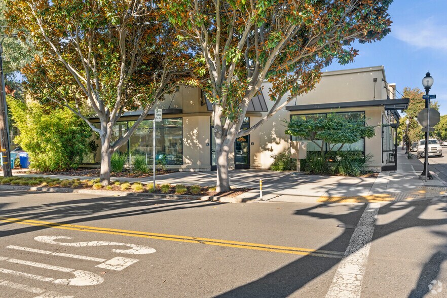 More Photos Of 607 W Dana St, Mountain View Office For Lease