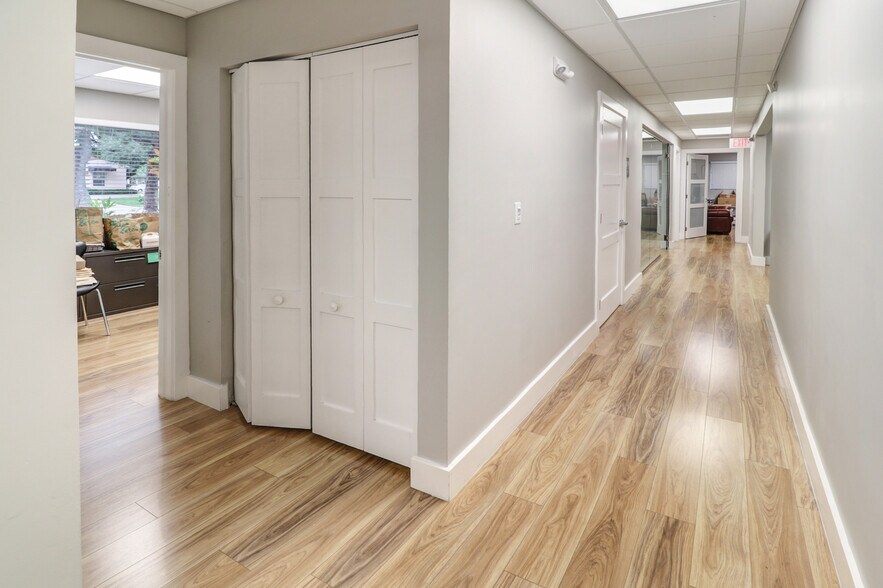 More Photos Of , Fort Lauderdale Office For Sale