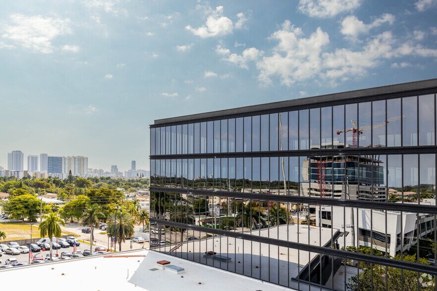 More Photos Of 800 N Federal Hwy, Hallandale Beach Office For Lease