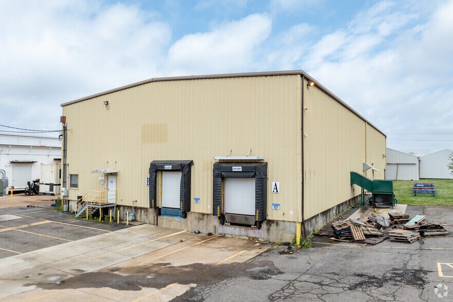 More Photos Of 1100 E Parkway S, Memphis Refrigeration Cold Storage For Lease