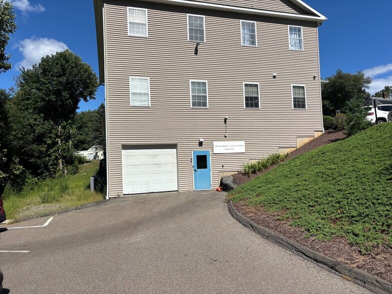 More Photos Of 115 Waterbury Rd, Prospect Flex For Sale