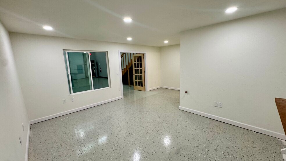 More Photos Of 308 W State Highway 152, Mustang Light Distribution For Lease