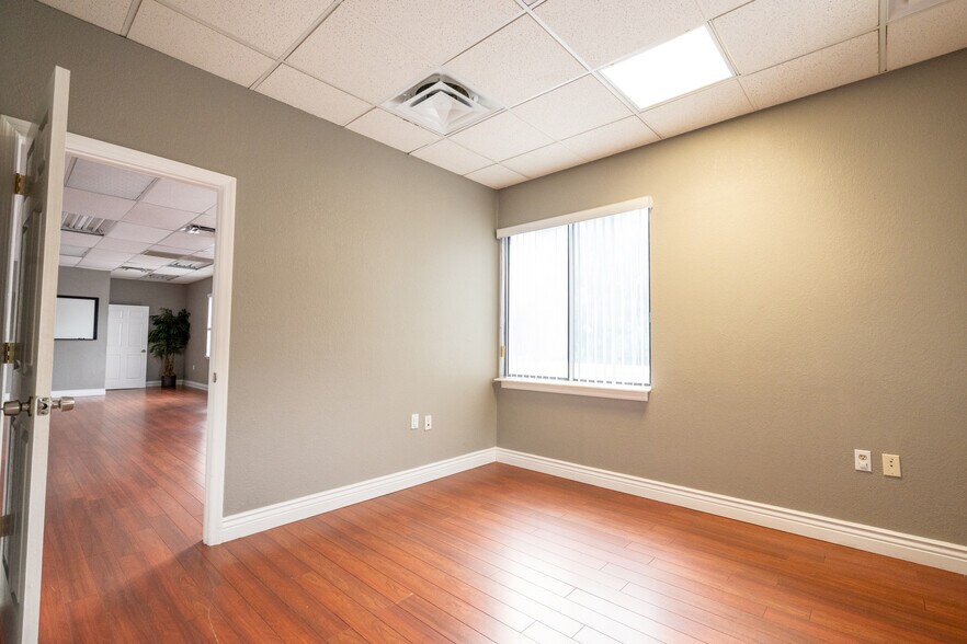 More Photos Of 9042-9108 US Highway 19, Port Richey Office For Lease