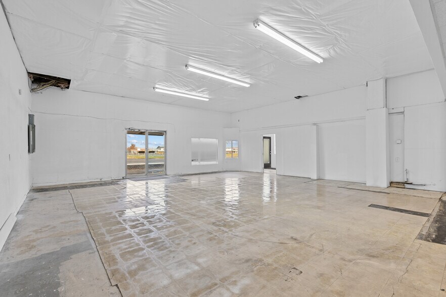 More Photos Of 990 E Hwy 730, Irrigon Storefront Retail Office For Sale