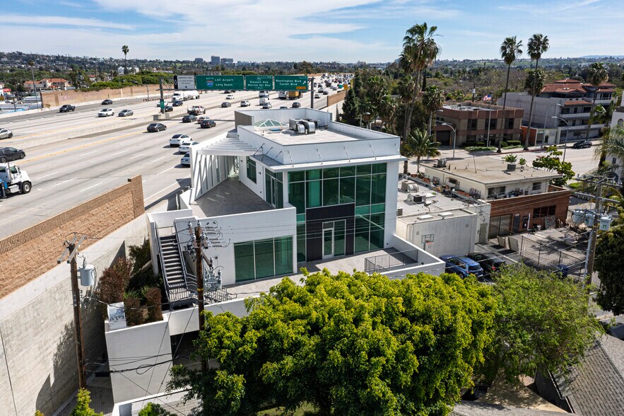 Primary Photo Of 11259 Washington Blvd, Culver City Office For Sale