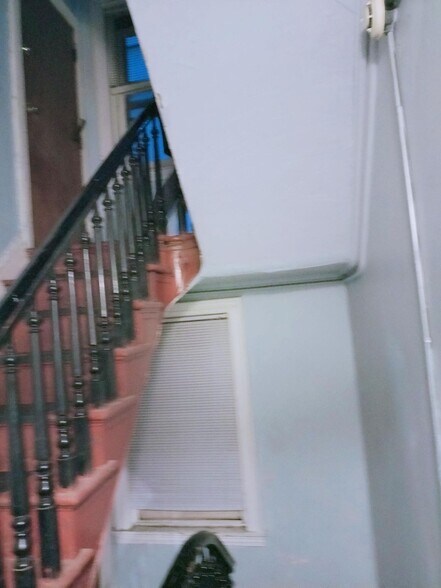 More Photos Of 2002 South St, Philadelphia Storefront Retail Residential For Sale