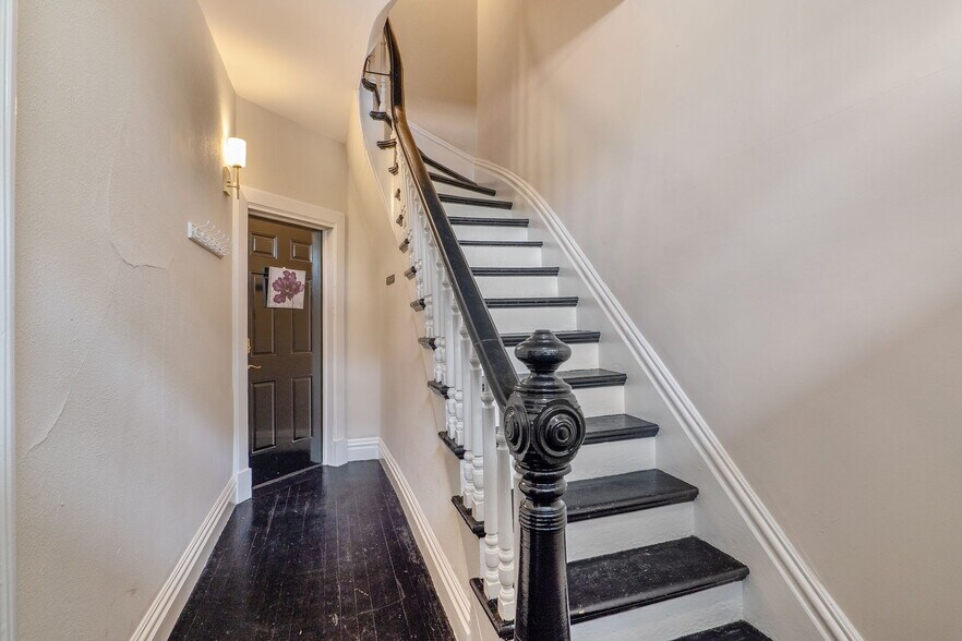 More Photos Of 462-470 2nd Ave, Troy Storefront Retail Residential For Sale