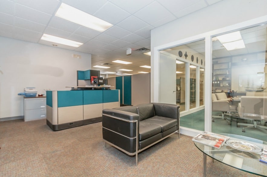 More Photos Of 454 Morris Ave, Springfield Medical For Lease