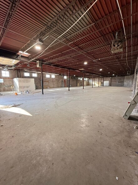 More Photos Of 2005 E 7th Pl, Tulsa Warehouse For Lease