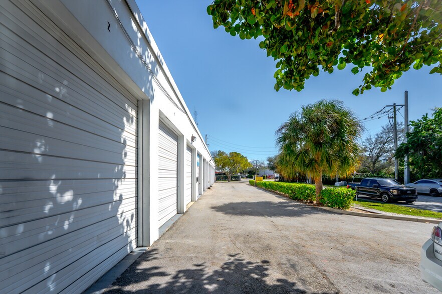 More Photos Of 2411-2451 NW 1st Ave, Boca Raton Self Storage For Lease