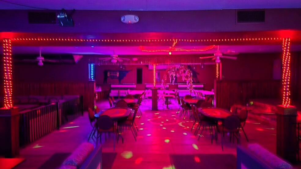 More Photos Of 200 E Frontier St, Eloy Bar For Sale