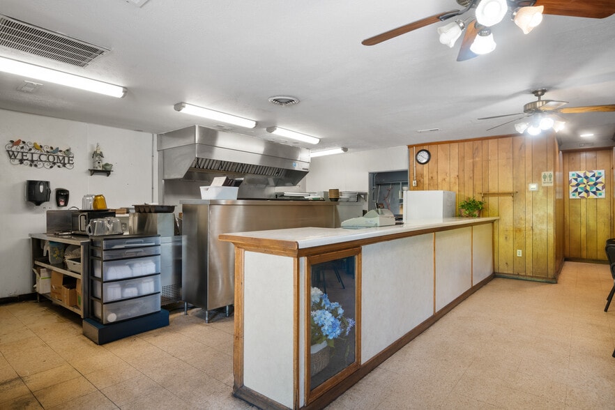 More Photos Of 7643 Roanoke rd, Shawsville Flex For Sale