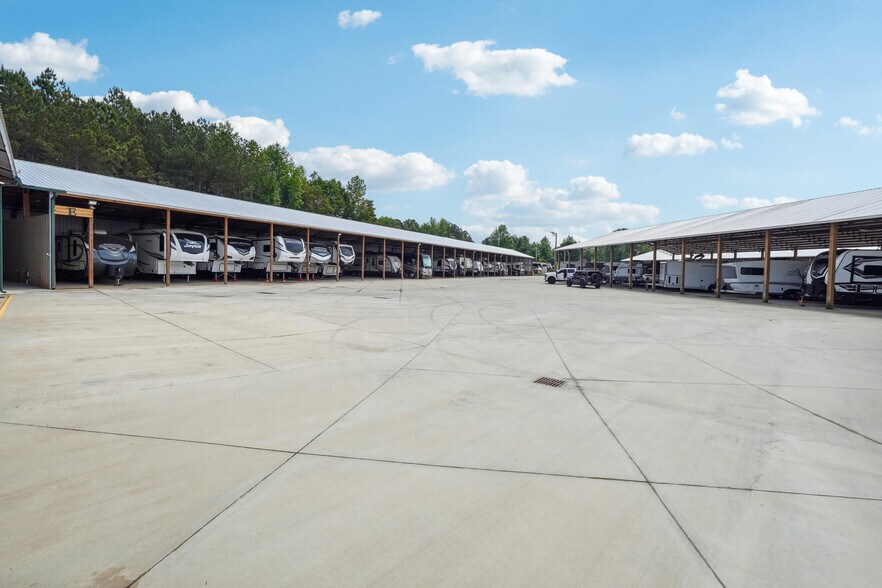 More Photos Of 4302 Mcbrayer Rd, Oakwood Self Storage For Sale