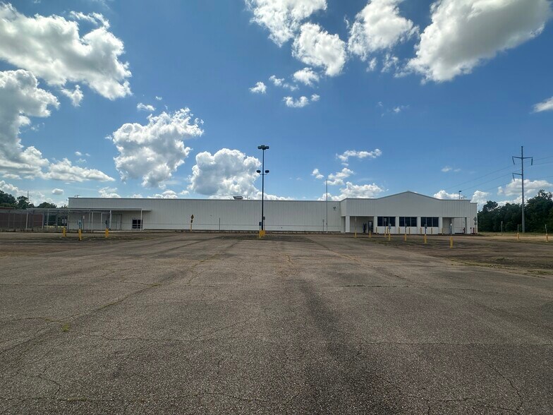 More Photos Of 124 Winchester Dr, West Point General Retail For Sale