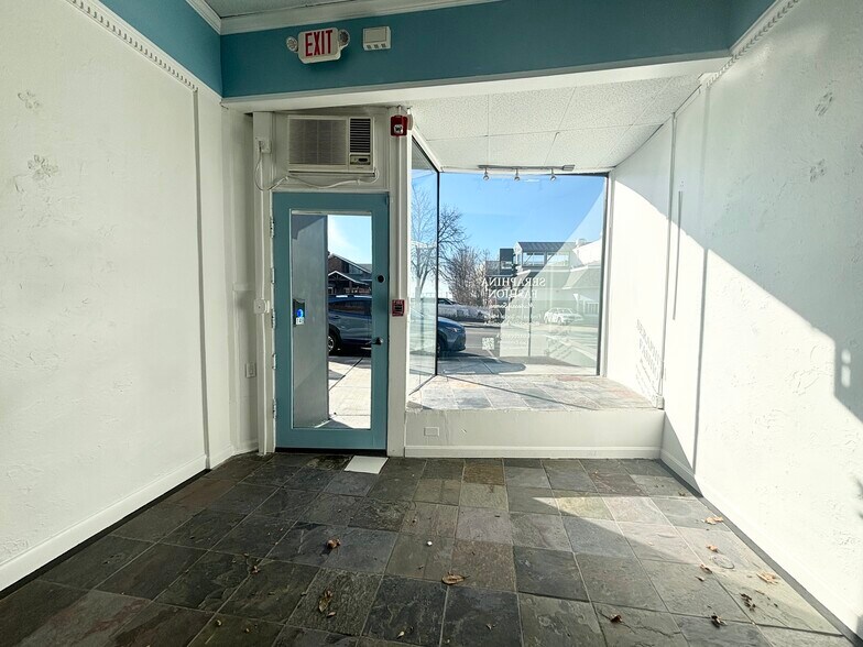 More Photos Of 154-162 Humphrey St, Swampscott Storefront Retail Office For Lease