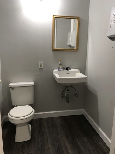 More Photos Of 485-487 Front St, Berea Office Residential For Sale