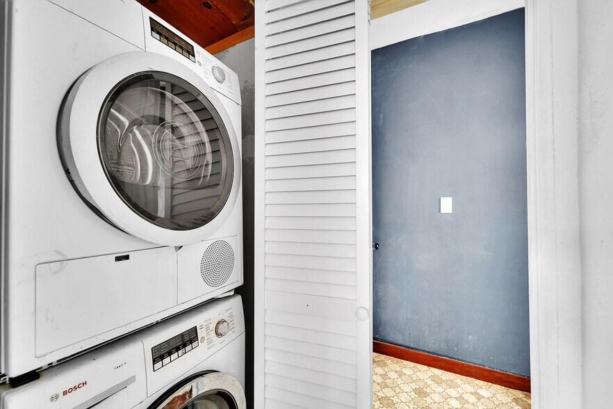 More Photos Of 5030 Barrett Ave, Richmond Apartments For Sale