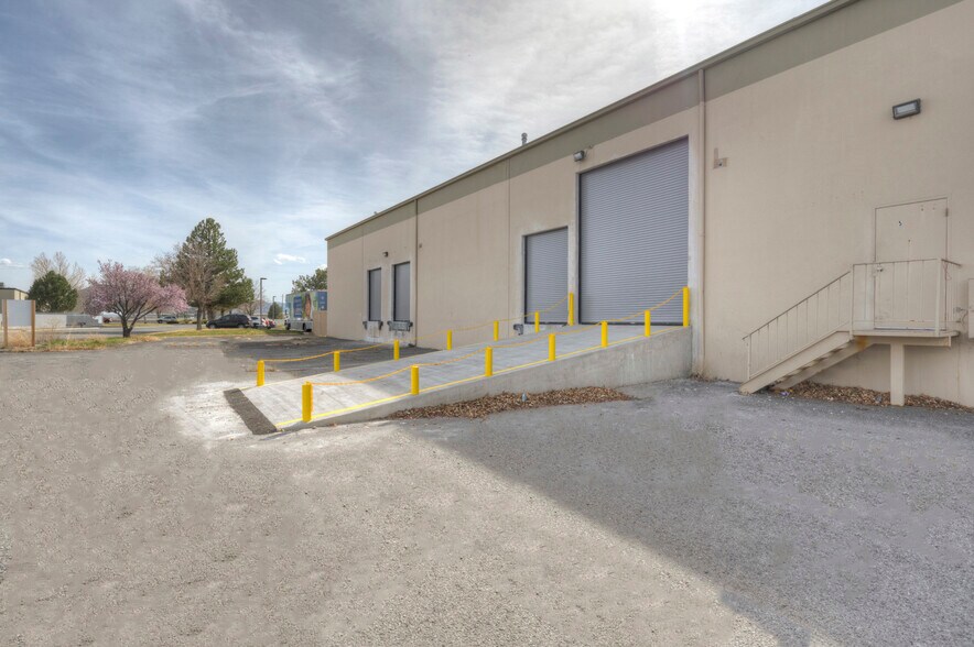 More Photos Of 575-585 Reactor Way, Reno Distribution For Lease