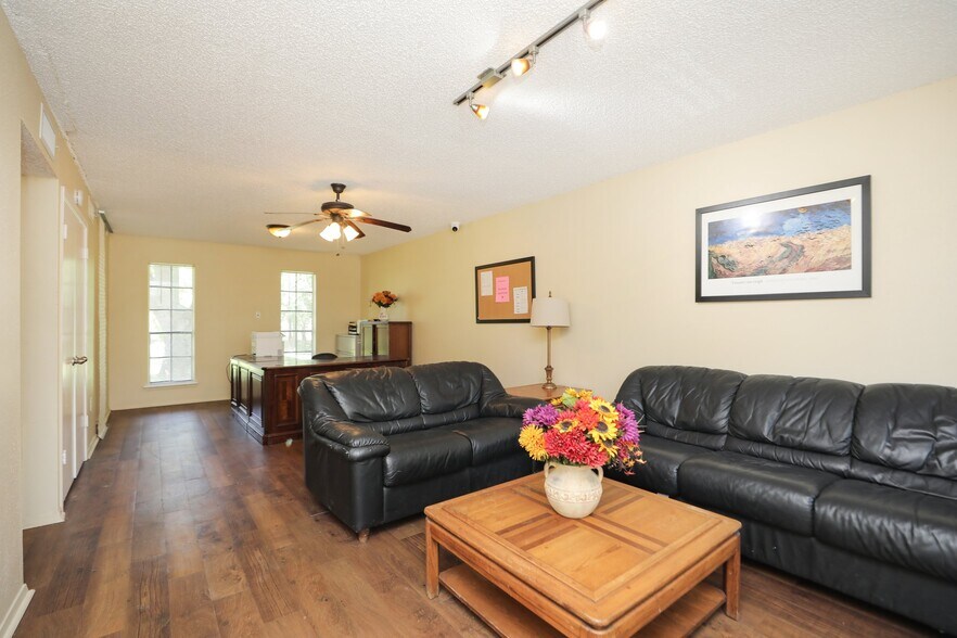 More Photos Of 2910 Old Lane City Rd, Wharton Apartments For Sale