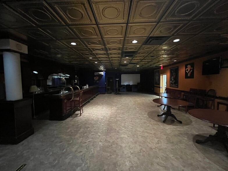 More Photos Of 5805 W Kellogg Dr, Wichita Hotel For Lease