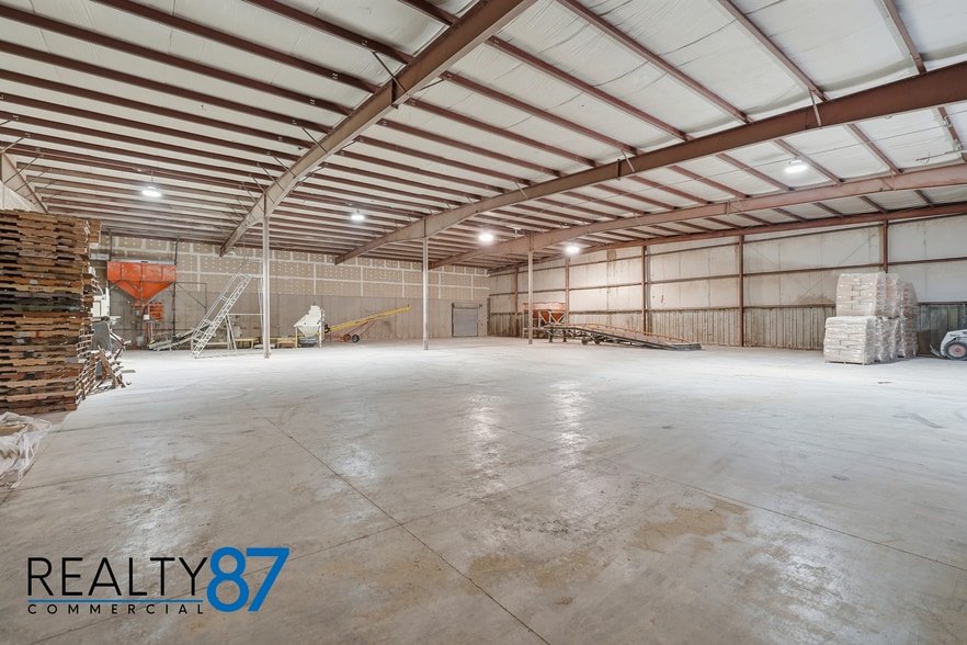More Photos Of 1004 Grant St, Manchester Warehouse For Sale