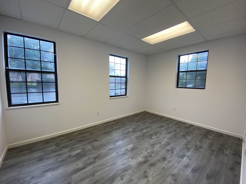 More Photos Of 4171-4193 Crescent Dr, Saint Louis Medical For Sale