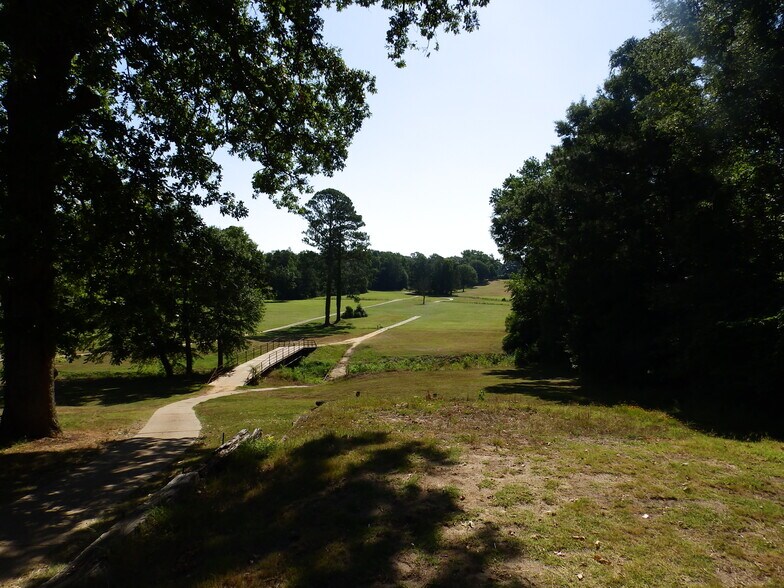 More Photos Of 2330 Country Club Rd, Palestine Land For Sale