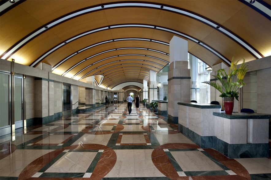 More Photos Of 1099 14th St NW, Washington Office For Lease