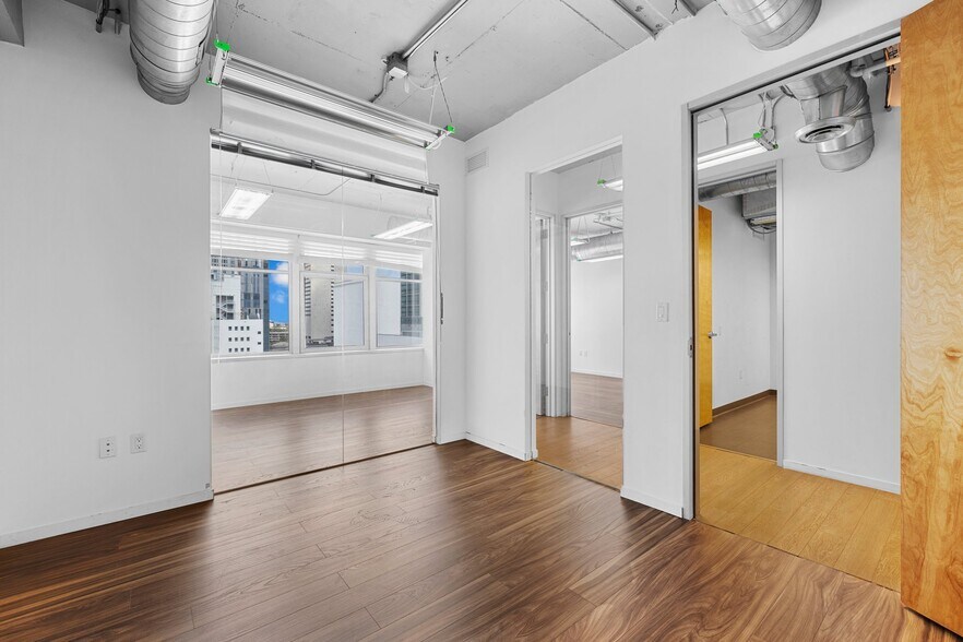 More Photos Of 14 NE 1st Ave, Miami Office For Sale
