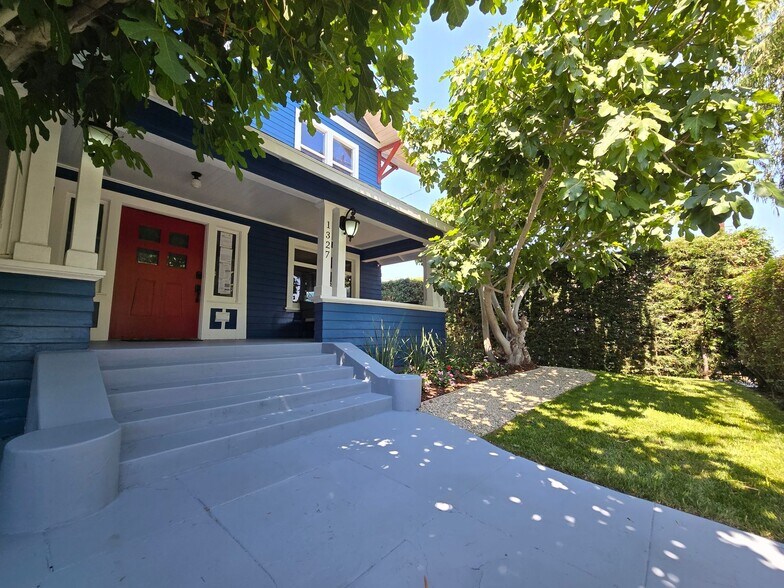 More Photos Of 1327 W 35th St, Los Angeles Apartments For Sale