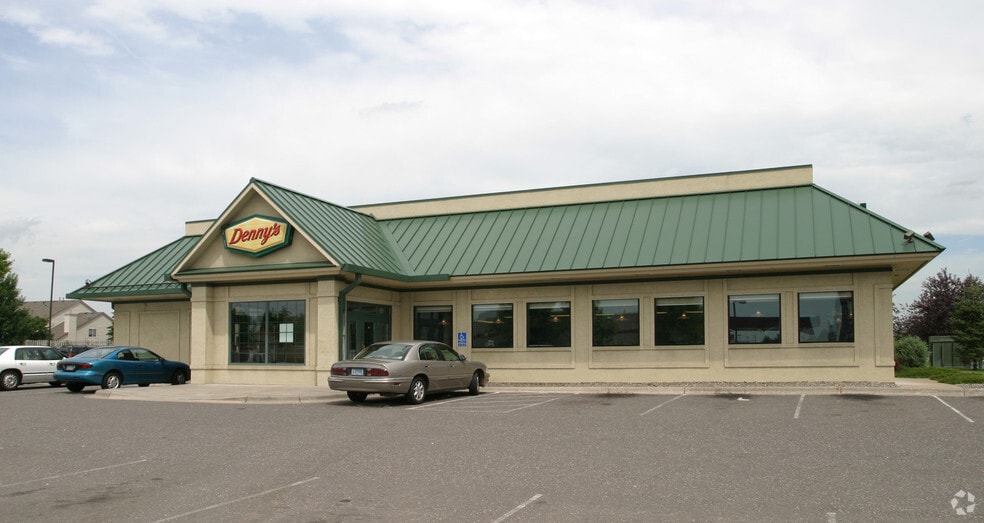 More Photos Of 3565 NW Northdale Blvd, Minneapolis Restaurant For Lease