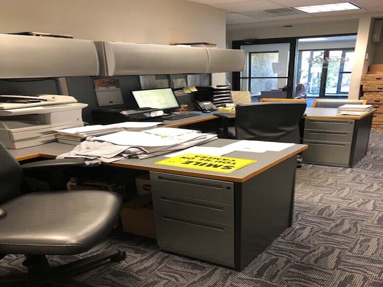 More Photos Of 850 N Franklin Blvd, Pleasantville Medical For Lease