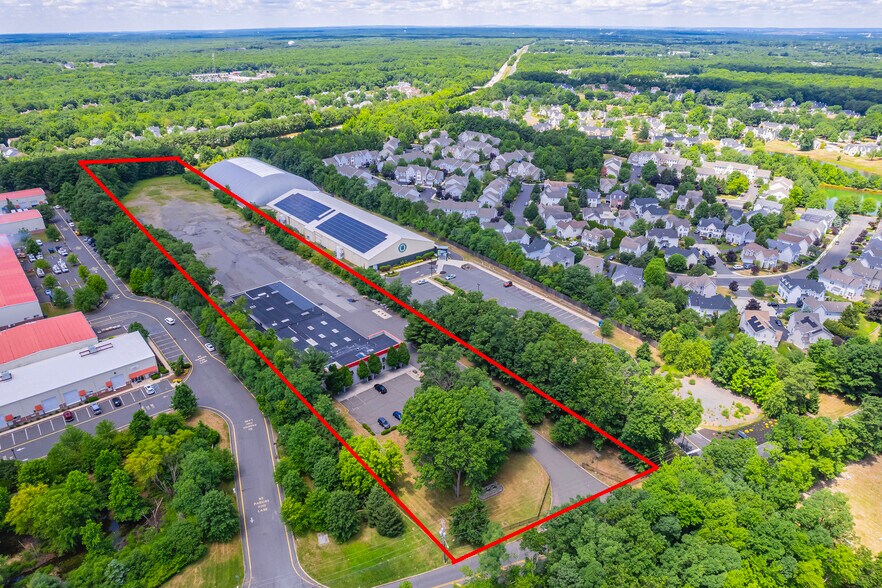 More Photos Of 173 Amboy Rd, Morganville Warehouse For Lease