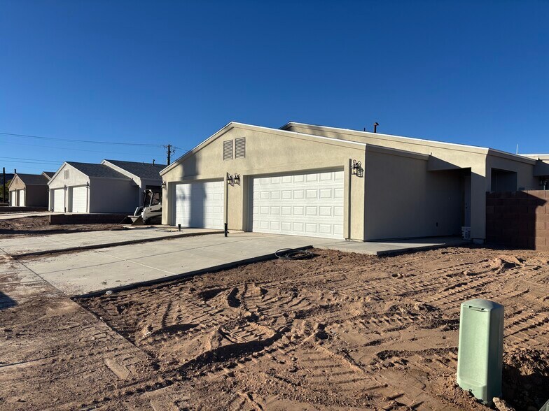 More Photos Of 901 Berk Ave, Kingman Apartments For Sale