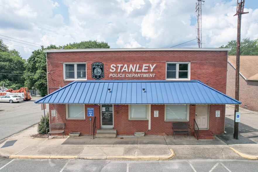 More Photos Of 230 S Main St, Stanley General Retail For Sale