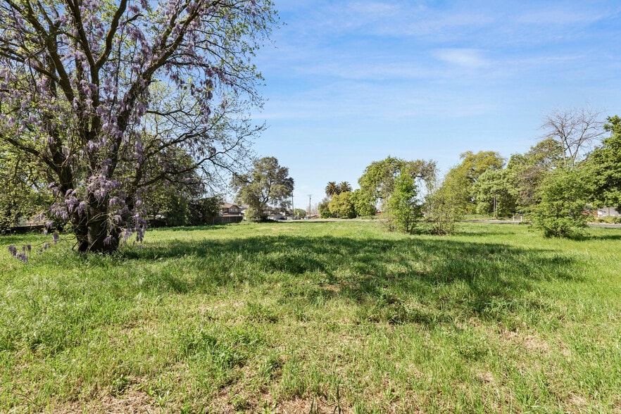 More Photos Of 114 F St, Galt Land For Sale