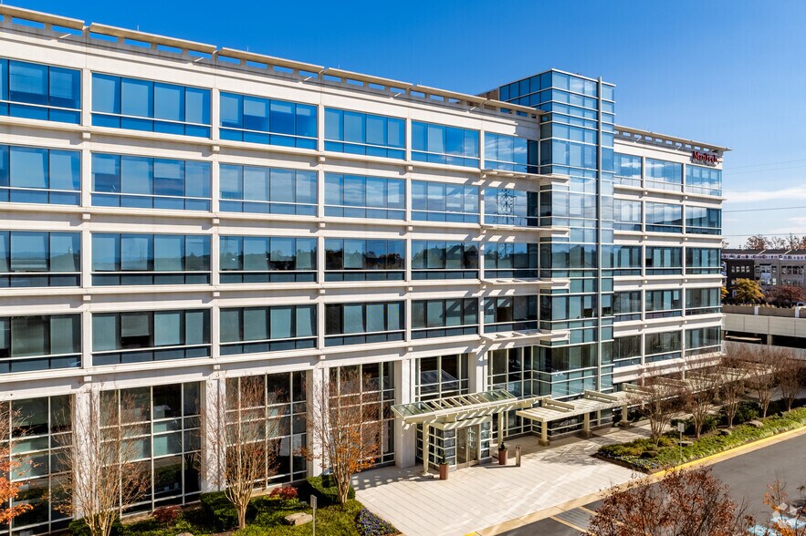 More Photos Of 2250 Corporate Park Dr, Herndon Office For Lease