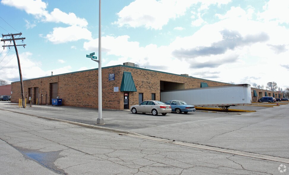 More Photos Of 12330-12358 S Latrobe Ave, Alsip Warehouse For Lease