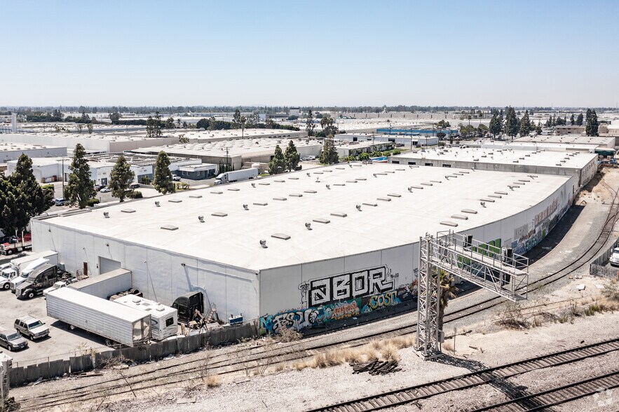 More Photos Of 14301 Gannet St, La Mirada Distribution For Lease