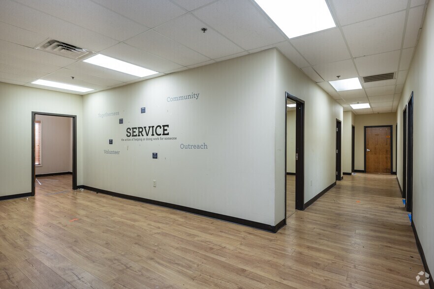 More Photos Of 211 Pine Rd, Easley Warehouse For Sale