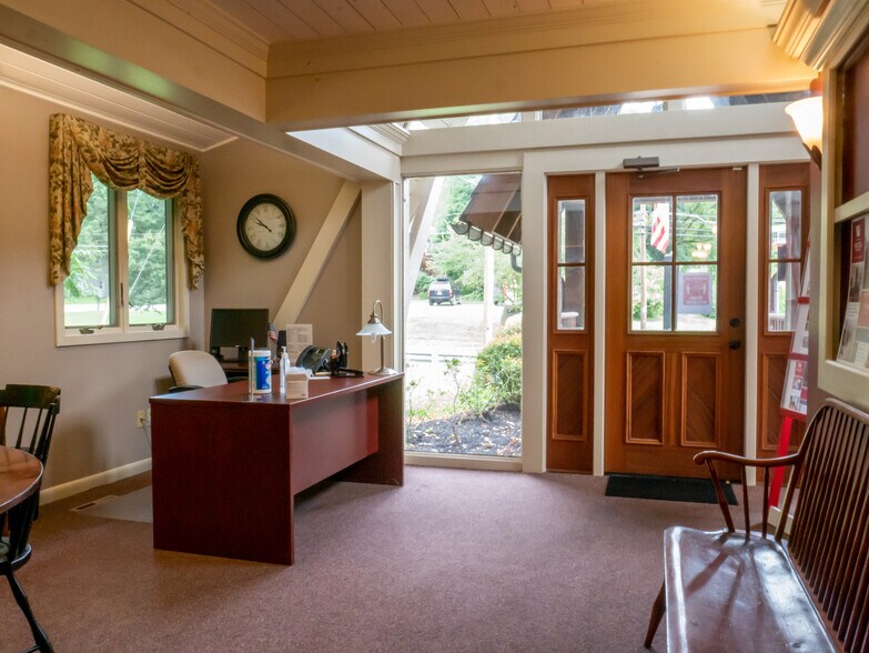 More Photos Of 109 W Main St, Clinton Township Medical For Lease