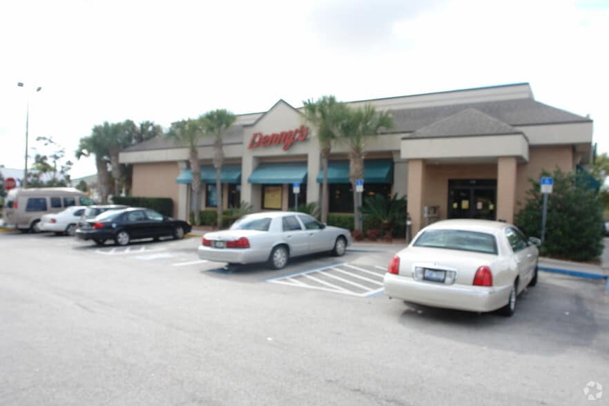 More Photos Of 110 Williamson Blvd, Ormond Beach Restaurant For Lease