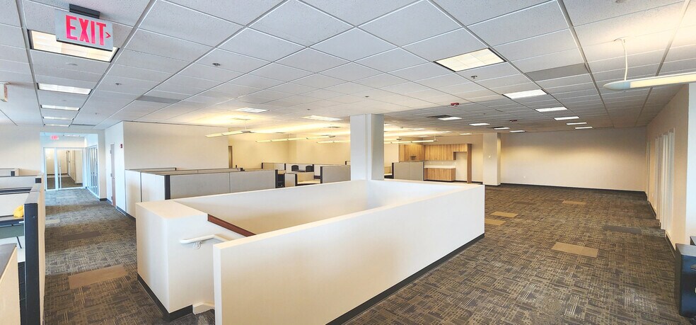 More Photos Of 8851 S Sandy Pky, Sandy Office For Sale