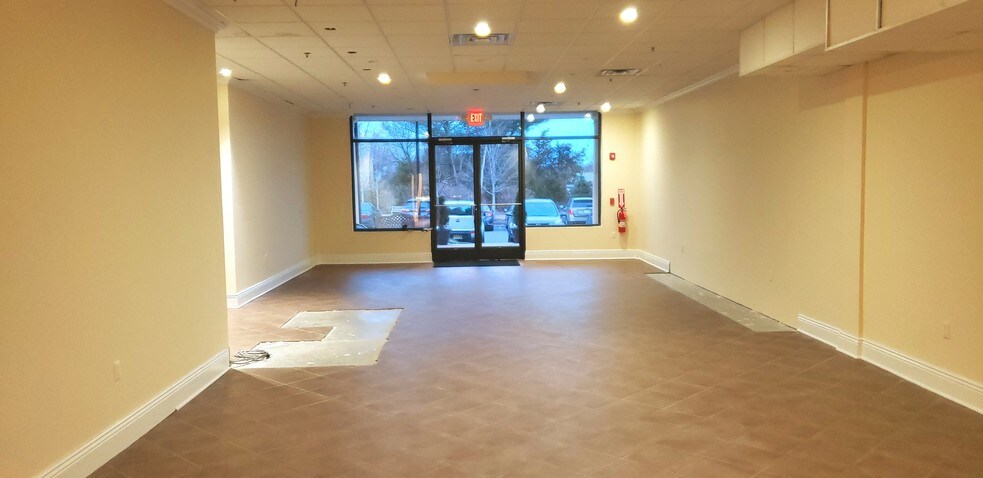 More Photos Of 422 US Highway 22 W, White House Station Storefront Retail Office For Lease