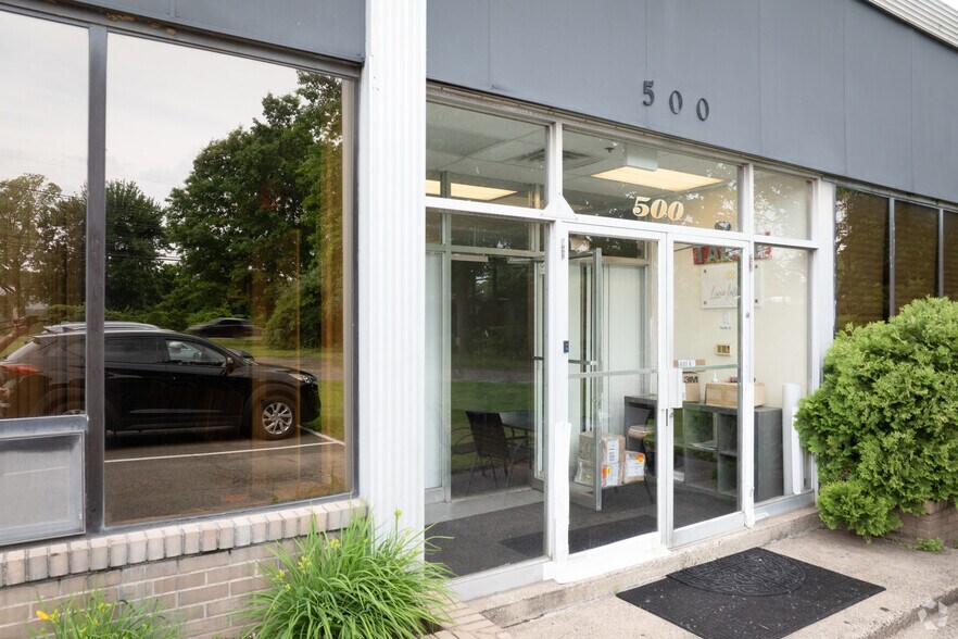 More Photos Of 500 Nordhoff Pl, Englewood Warehouse For Lease