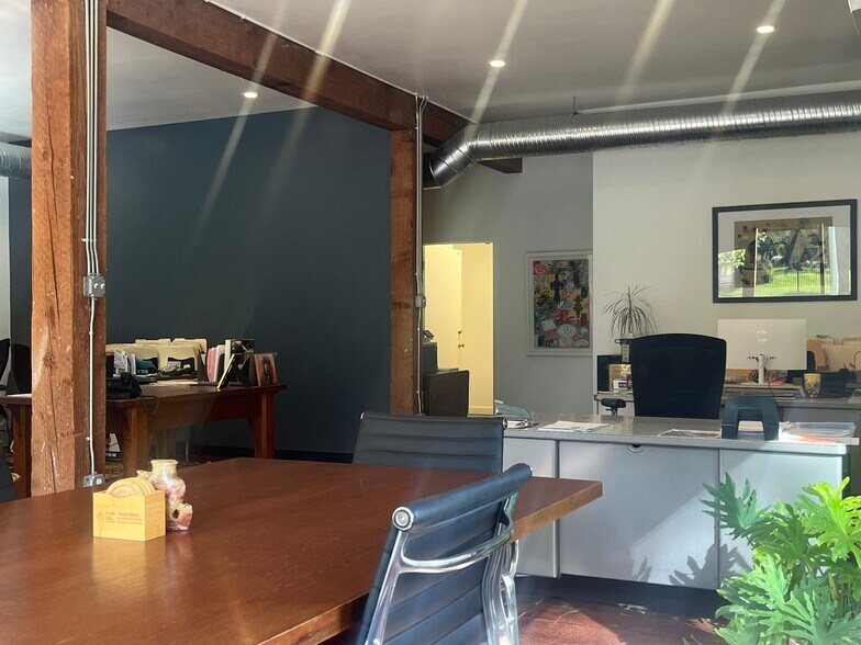 More Photos Of 2747 Riverside Blvd, Sacramento Office Residential For Lease