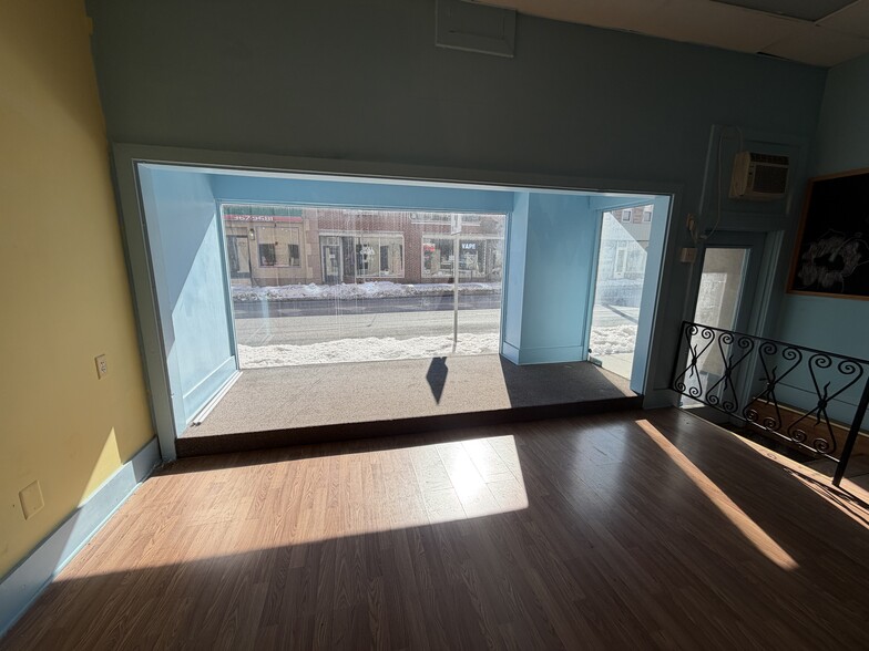 More Photos Of 19 E High St, Elizabethtown Apartments For Lease